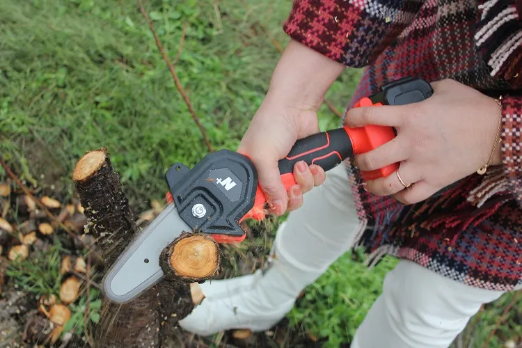 K88 New Energy New Design 550W 1000rpm Wood Cutting Not Gasoline Mini Chainsaw